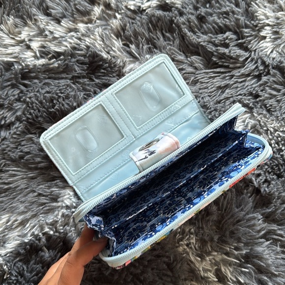Vera Bradley Women's Iconic RFID Turnlock Wallet, Signature Cotton Like New - Picture 4 of 6